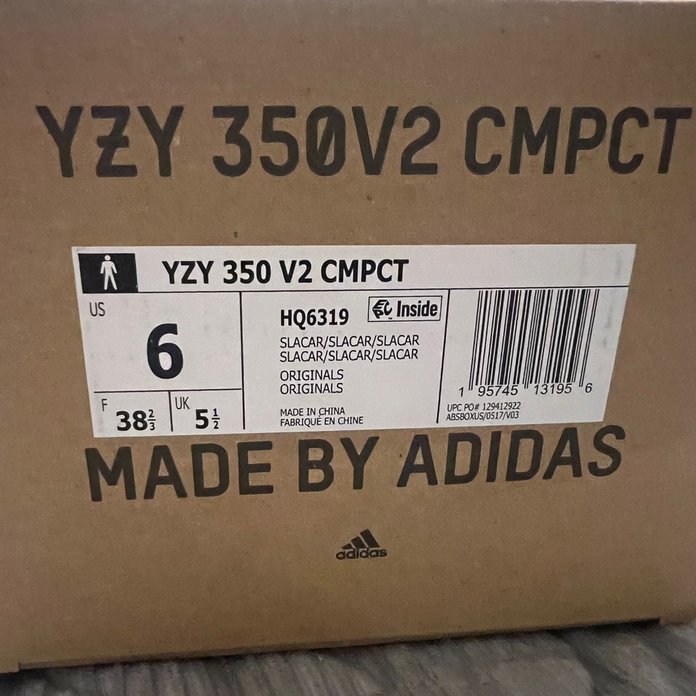 Adidas Yeezy brand new